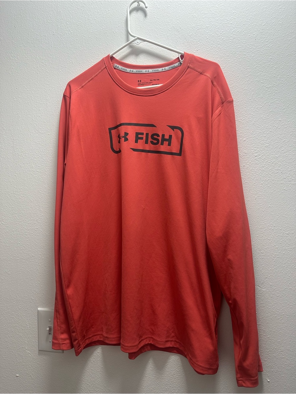 Men’s Under Armour long sleeve